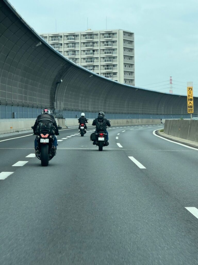 初めての運転免許取得ガイド：教習所選びから合格まで